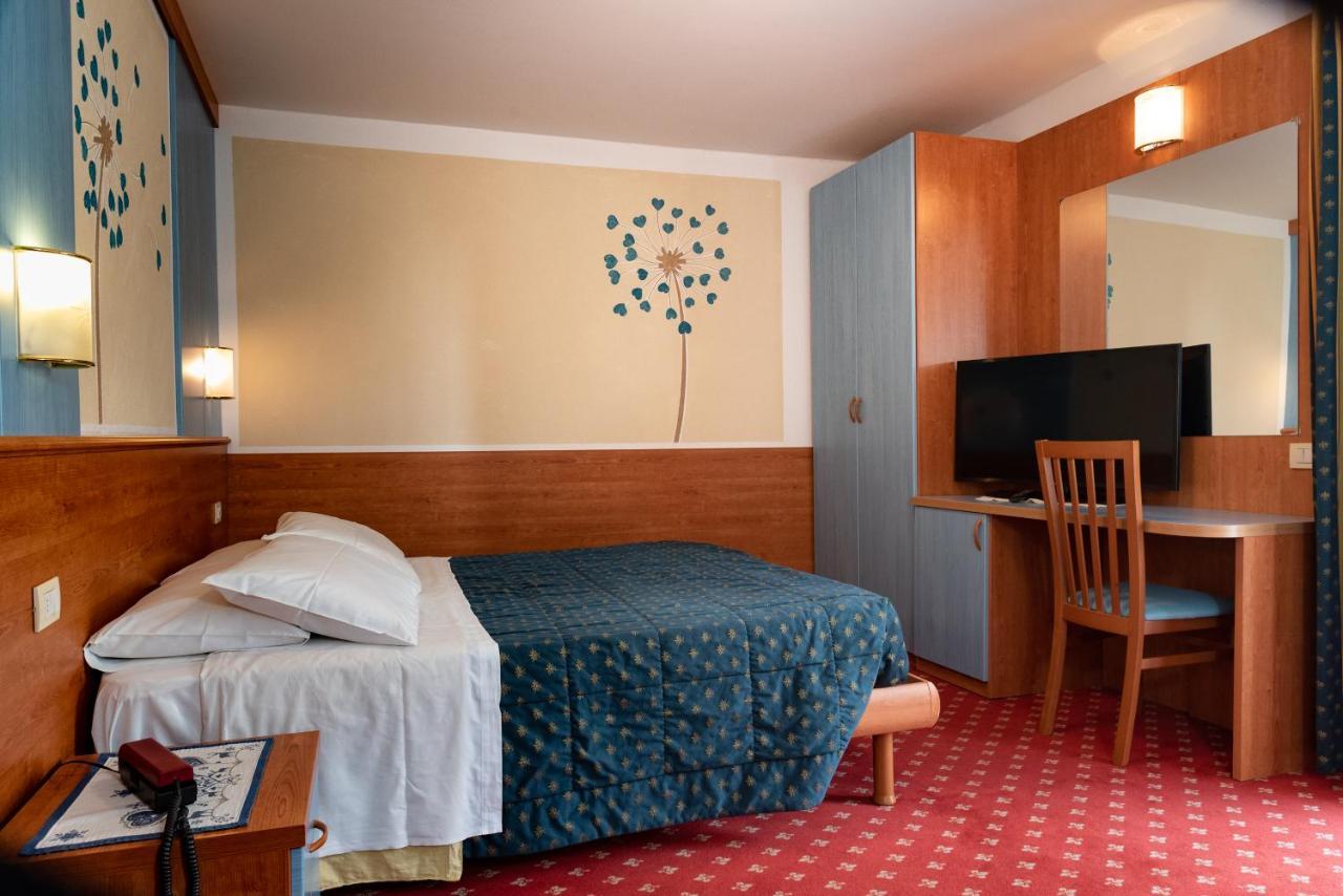 Hotel Londra Slow Living Molveno Exterior foto